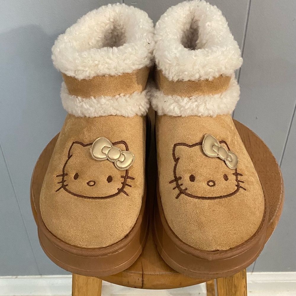 Hello Kitty Brown and Cream Kids Booties